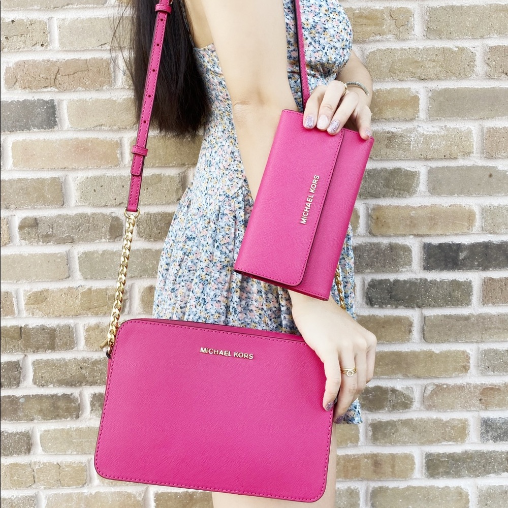 SET👜💕-Michael Kors Crossbody &Wallet - Picture 2 of 8